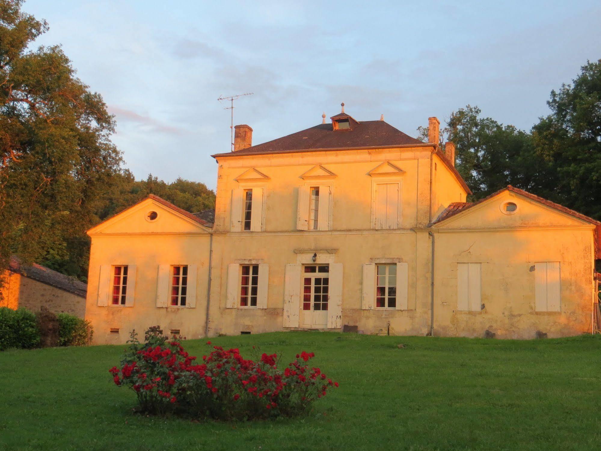 Bed and Breakfast Aux Trois Fontaines Eynesse Exteriér fotografie
