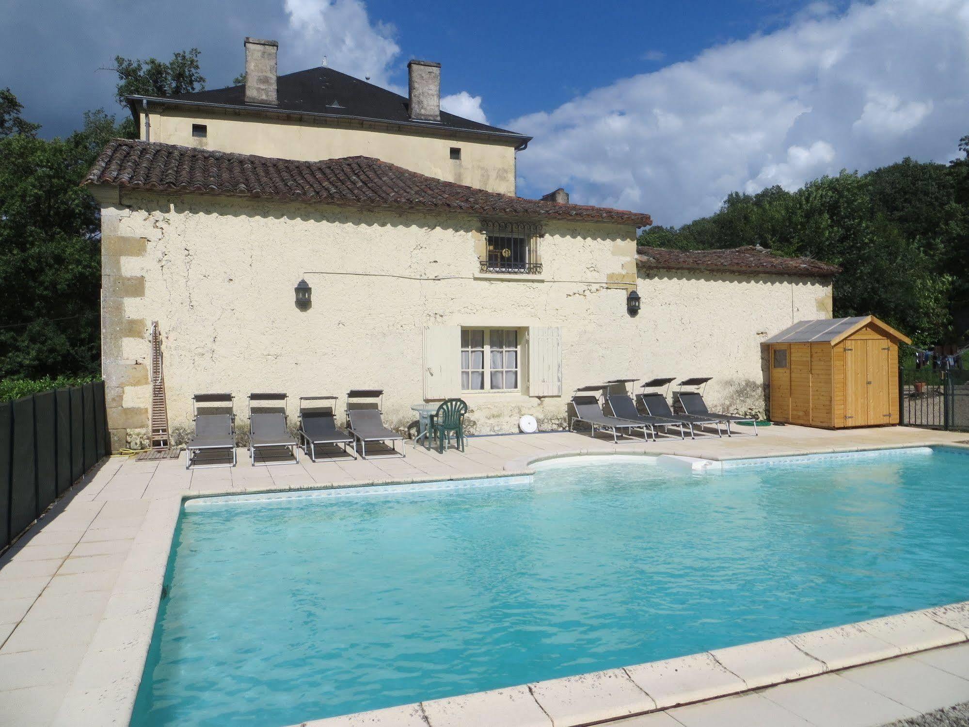 Bed and Breakfast Aux Trois Fontaines Eynesse Exteriér fotografie
