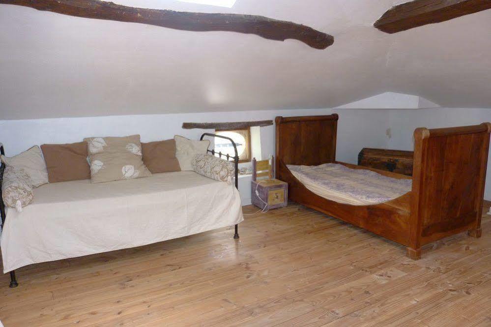 Bed and Breakfast Aux Trois Fontaines Eynesse Exteriér fotografie